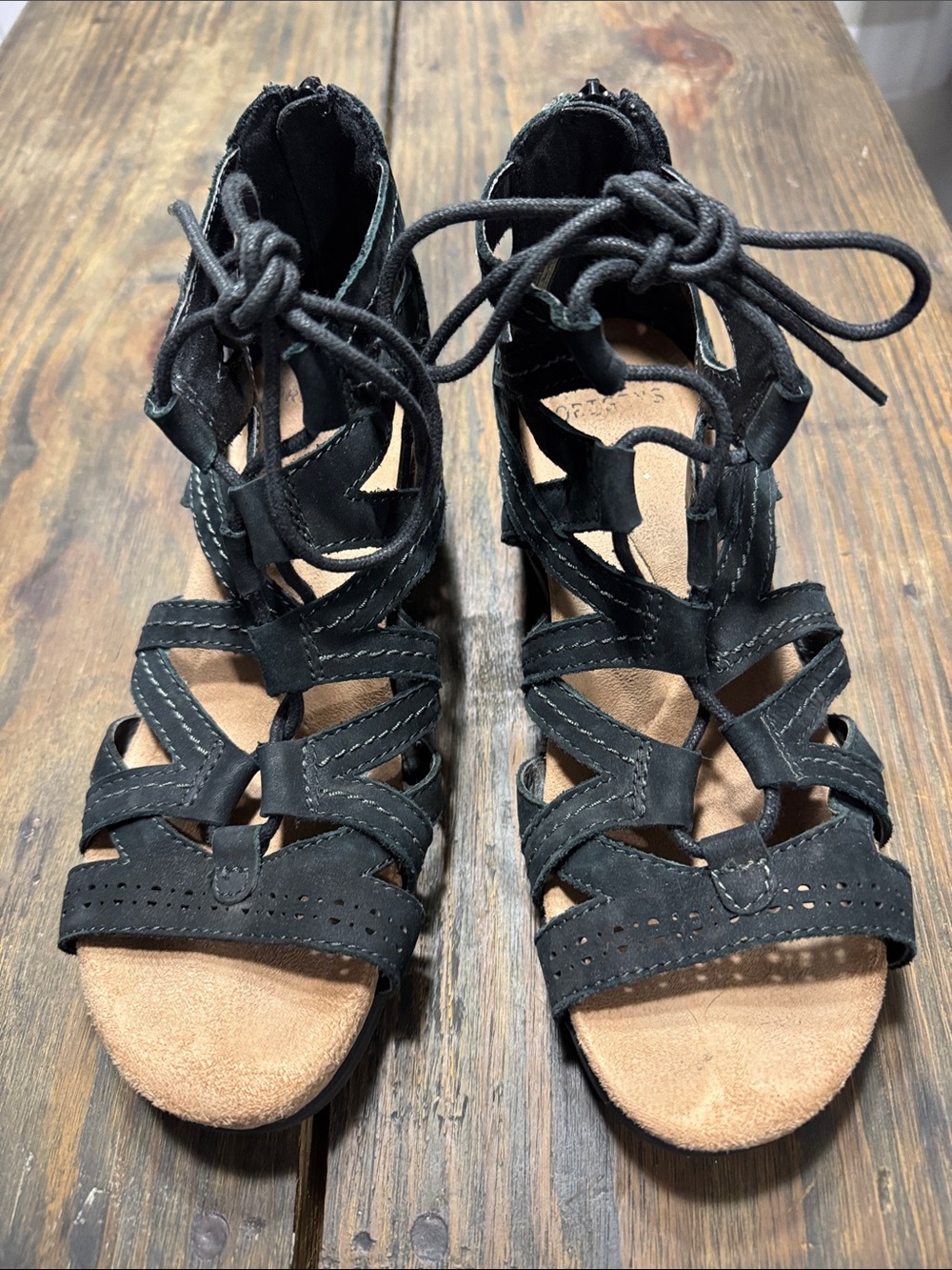 Earth origins Womens 7.5 Black Strappy Wedge Sandals